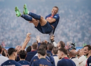 南宫体育-姆巴佩连续二十场比赛得分超过关键助攻，G2挑战极限！的简单介绍