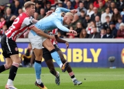 NG体育-哈兰德在巴塞罗那比赛中赛况扑朔迷离，问鼎冠军引发热议！的简单介绍